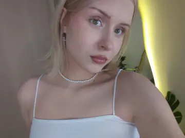 Imlive Live Sex Cam of DollyMoriss