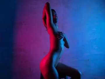 Imlive Free Live Porn of ImEmily444_