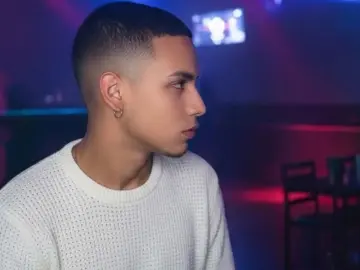 Imlive Free Live Porn of Roiberbecker19