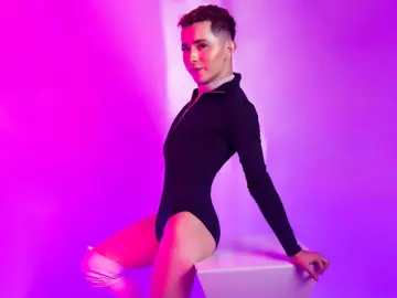 Livejasmin Free Porn Cam of IzanRoss