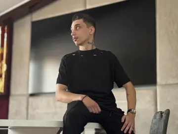 Livejasmin Free Porn Cam of KrewRock