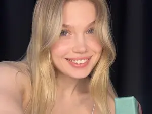 Myfreecams Free Porn Cam of Effie_Cute
