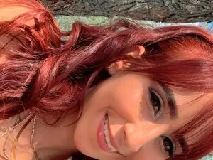 Myfreecams Watch Live Sex Cams of Lauura_Velez