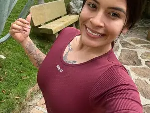 Myfreecams Sex Cam of Shannel_love_