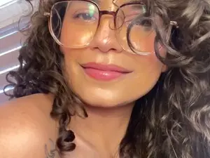 Myfreecams Sex Chat of Cinnamon_rosa