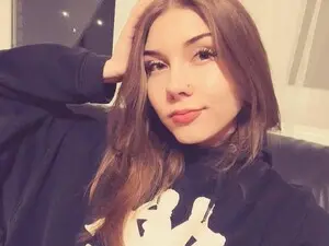 Myfreecams Live Sex Cam of YanaMeoww