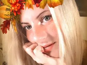 Myfreecams Watch Live Sex Cams of Helena_