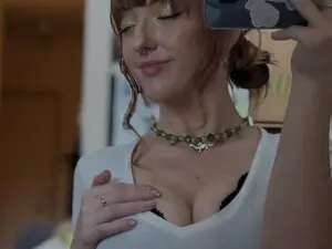 Myfreecams Sex Cam of foxxyyredd
