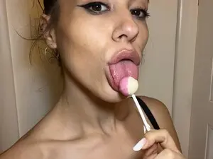 Myfreecams Free Porn Cam of BonnieeXOXO