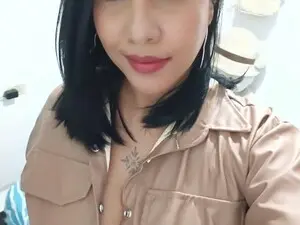 Myfreecams Adult Video Chat of QueenSquirt19