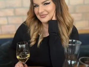 Myfreecams Watch Live Sex Cams of LaraHartt