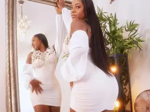 Myfreecams Sex Cam of Holly_J