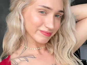 Myfreecams Adult Video Chat of Roselyn_