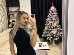 Myfreecams Live Sex Cam of HaleySweet18