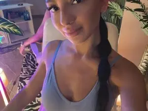 Myfreecams Watch Live Sex Cams of SelinaMoon_