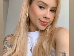 Myfreecams Adult Video Chat of KinkyKaro