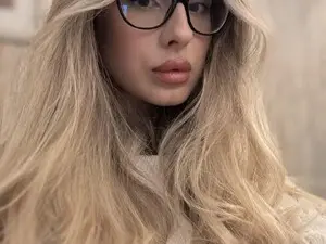 Myfreecams Nude Webcam of MaddieBriggs