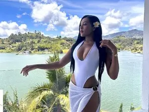 Myfreecams Sex Cam of Yennimoreno