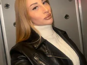 Myfreecams Free Live Porn of Mia_Noir