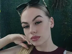 Myfreecams Free Porn Cam of SnowBarbiee
