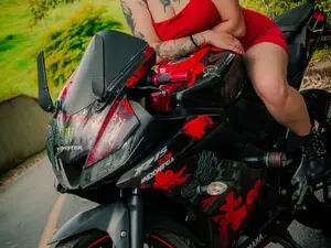 Myfreecams Adult Webcam of Ateneaqueen_