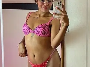 Myfreecams Sex Chat of Edelaine_