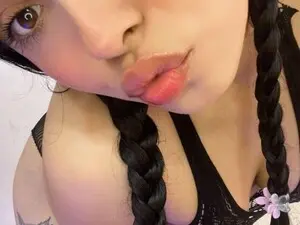 Myfreecams Live Sex Cam of Emma_winslow