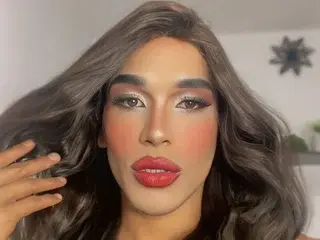 Streamate Watch Live Sex Cams of DollsKiara