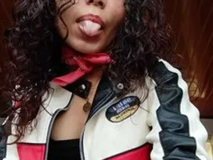 Streamate Free Porn Cam of IvonnyCooper