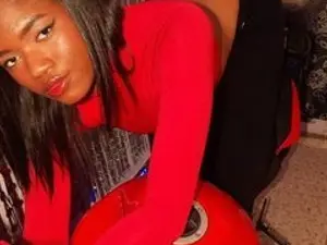 Streamate Watch Live Sex Cams of MISSANDRE24
