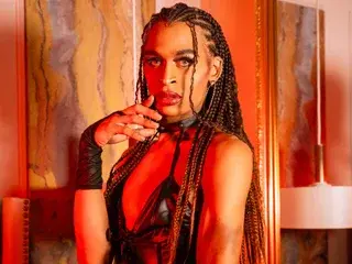 Streamate Live Porn of RosaliaMonteiro