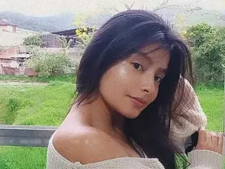 Streamate Live Porn of AliciaFoxs