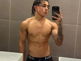 Streamate Watch Live Sex Cams of Bradley_Strong