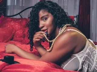 Streamate Nude Webcam of LIISAMENDEZ