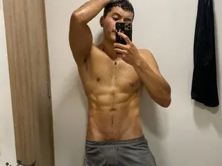 Streamate Watch Live Sex Cams of AronMuller