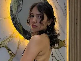 Streamate Live Sex Cam of Mia_Desire