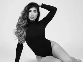 Streamate Adult Webcam of lunamilerx