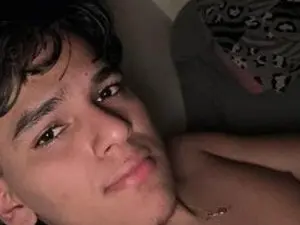 Streamate Adult Webcams of salomon_mendoza