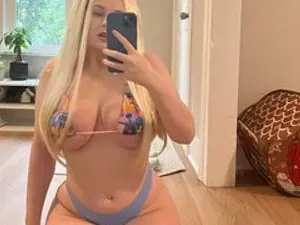 Streamate Best live sex cam show of MicaylaaRowland