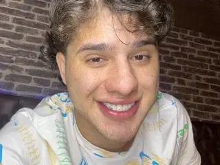 Streamate Nude Webcam of EXCLUSIVE23