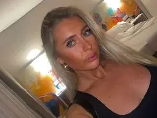 Streamate Live Porn of Ivy_Roseee