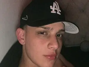 Streamate Live Sex Cam of Thomas_May4rs