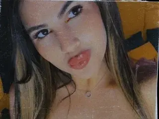 Streamate Sex Cam of GiuliaHarvey