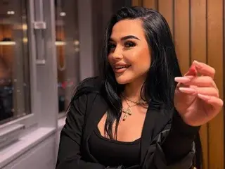 Streamate Free Porn Cam of Sasha_Lorrenz