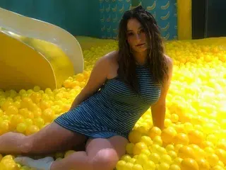 Streamate Free Porn Cam of MiaMoose