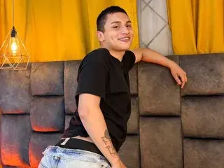 Streamate Watch Live Sex Cams of MatteoHun