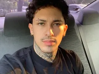 Streamate Live Sex of SteveeN21