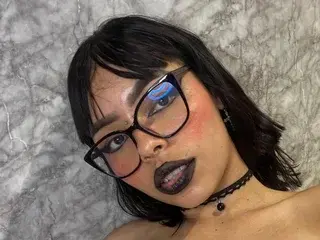Streamate Adult Webcam of GeekyNyveth