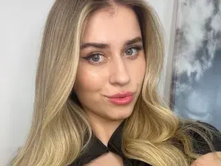 Streamate Free Live Porn of AlisAnne