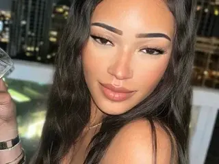 Streamate Adult Video Chat of ValeriaImaniLin